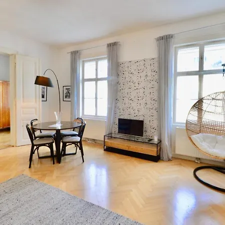 Beautiful Flat Next To Karlskirche Vienna Esterno foto